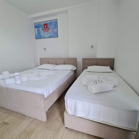 La Luna Hotel Ksamil Esterno foto