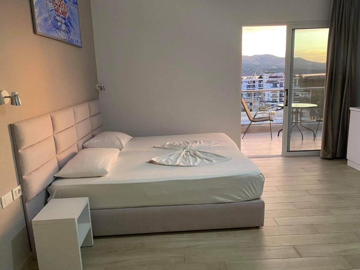 La Luna Hotel Ksamil Esterno foto