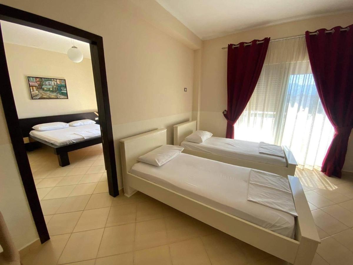 La Luna Hotel Ksamil Esterno foto